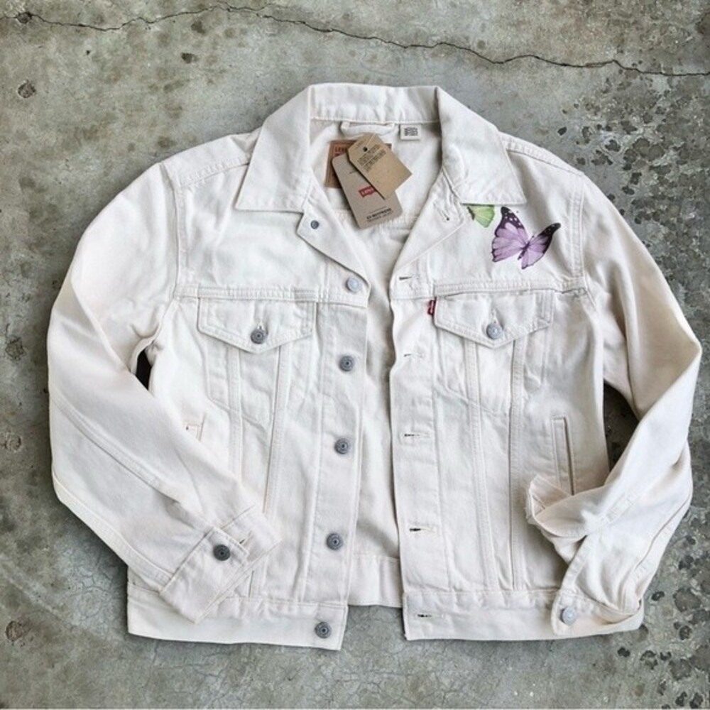 Levi’s Ex-Boyfriend Trucker Jacket Off White Butterfly Denim Jean Jacket Small - Picture 3 of 12